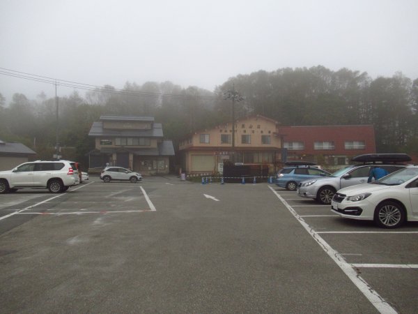 八島湿原バス停駐車場